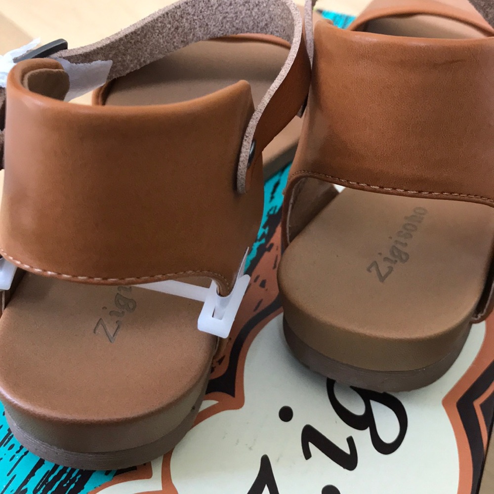 ZiGi SoHo brown island flex sandal. - Picture 5 of 8